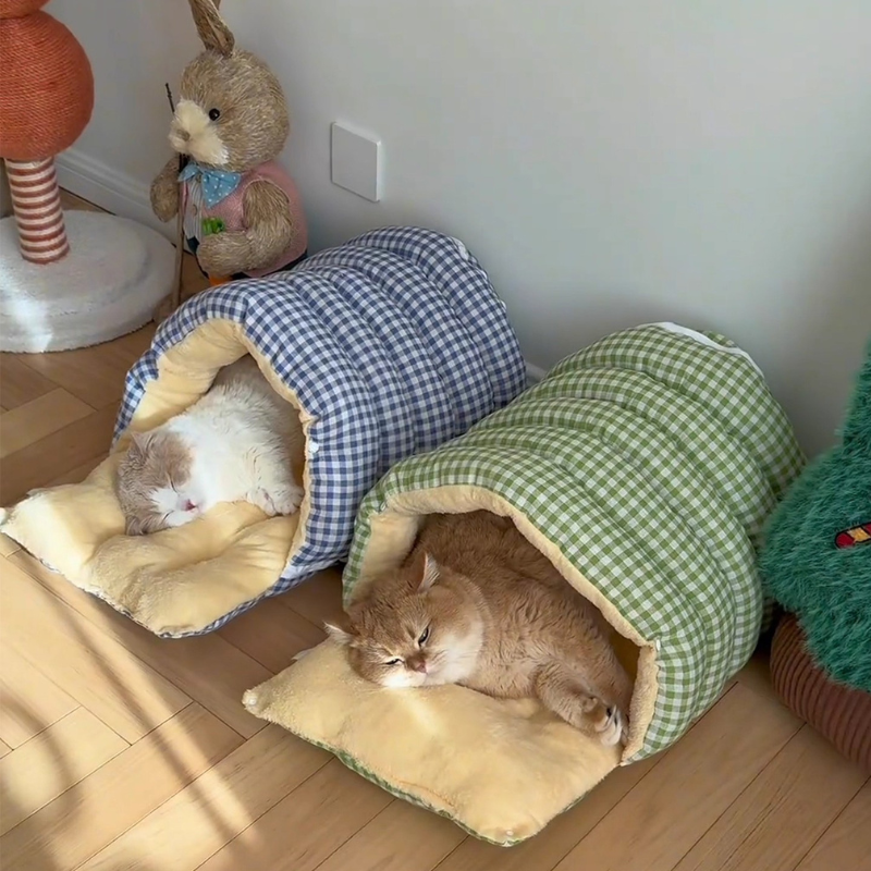 Winter Warm Semi-enclosed Cat Bed