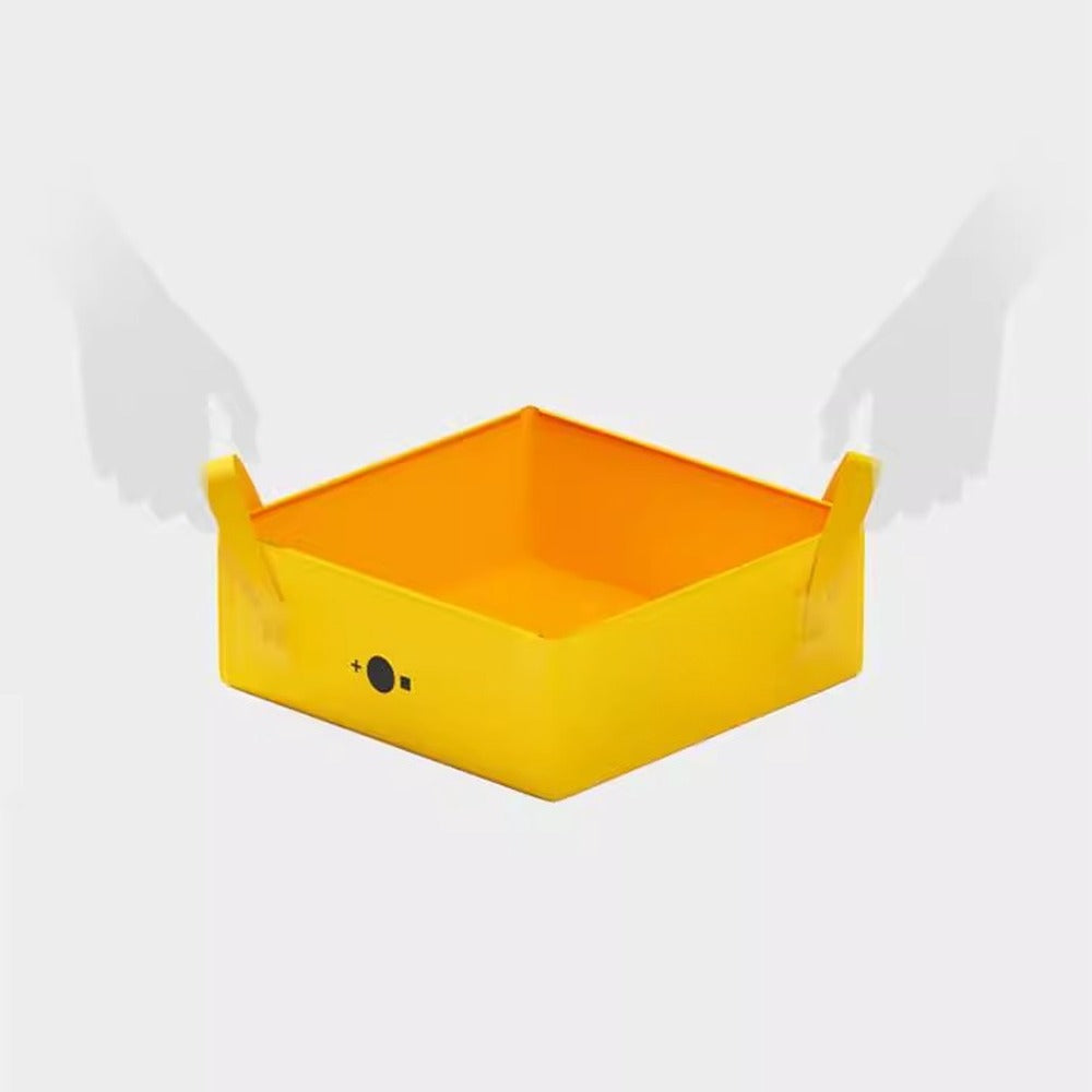 Carry handles on the foldable cat litter box