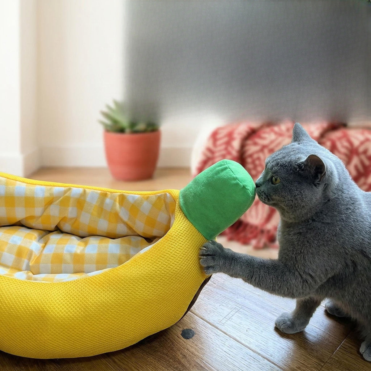 Banana Pet Nest, Semi-Enclosed Cat & Small Dog Bed
