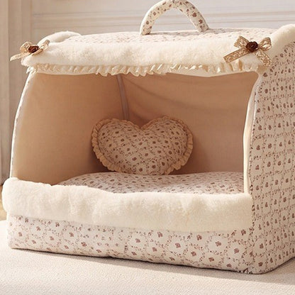 Close-up of the Cream Floral pet house with fleece front rim