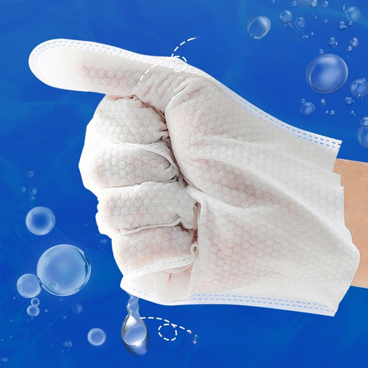 Extra-large no-rinse pet bath glove, moist and ready to use